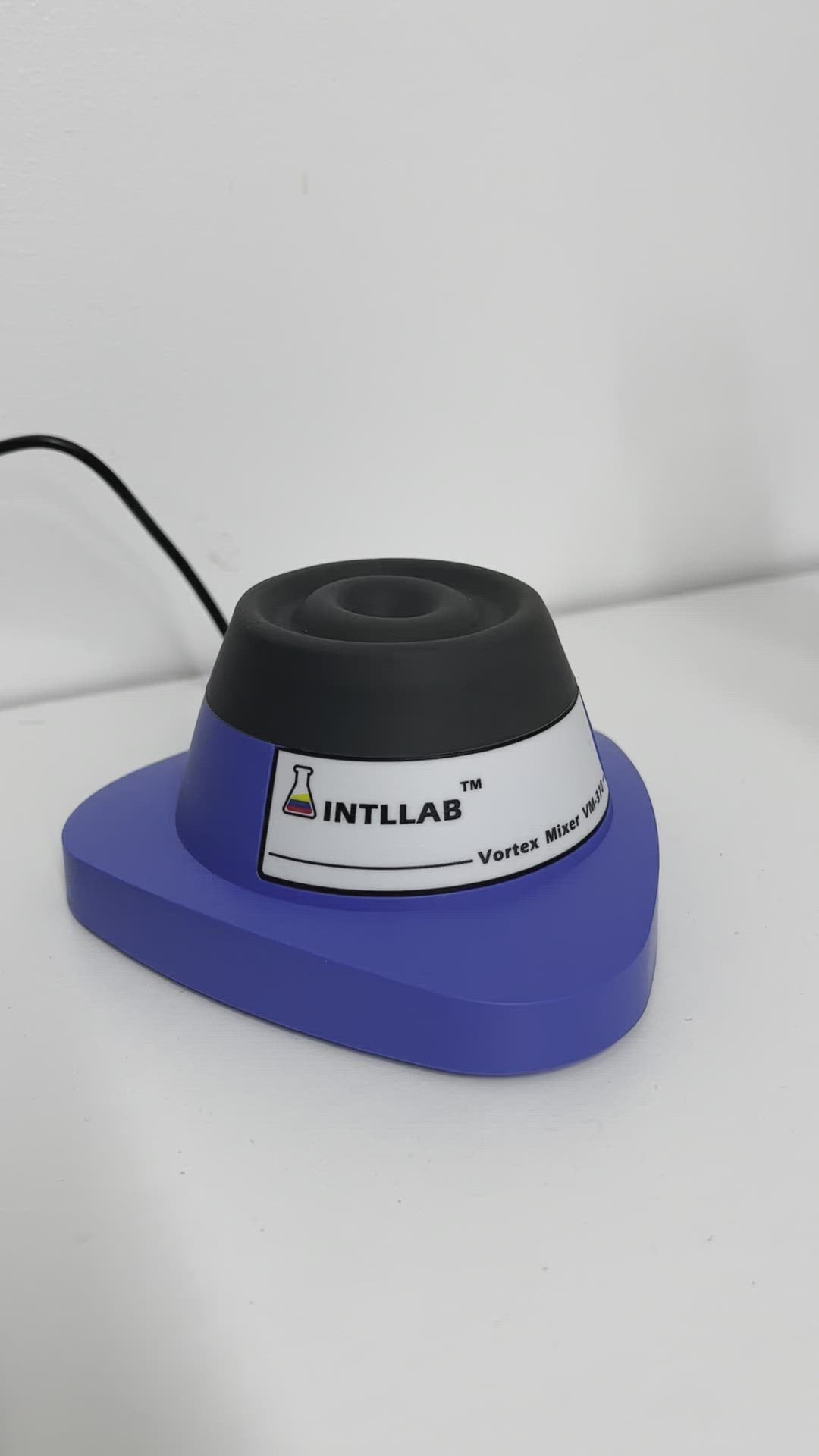 Cargar vídeo: Mini Lab Vortexer for mixing spore syringes and liquid culture